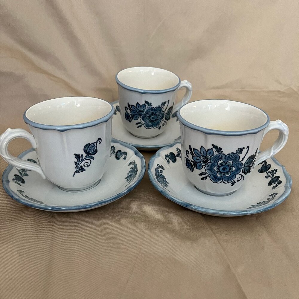 Poppytrail Blue and white teacups